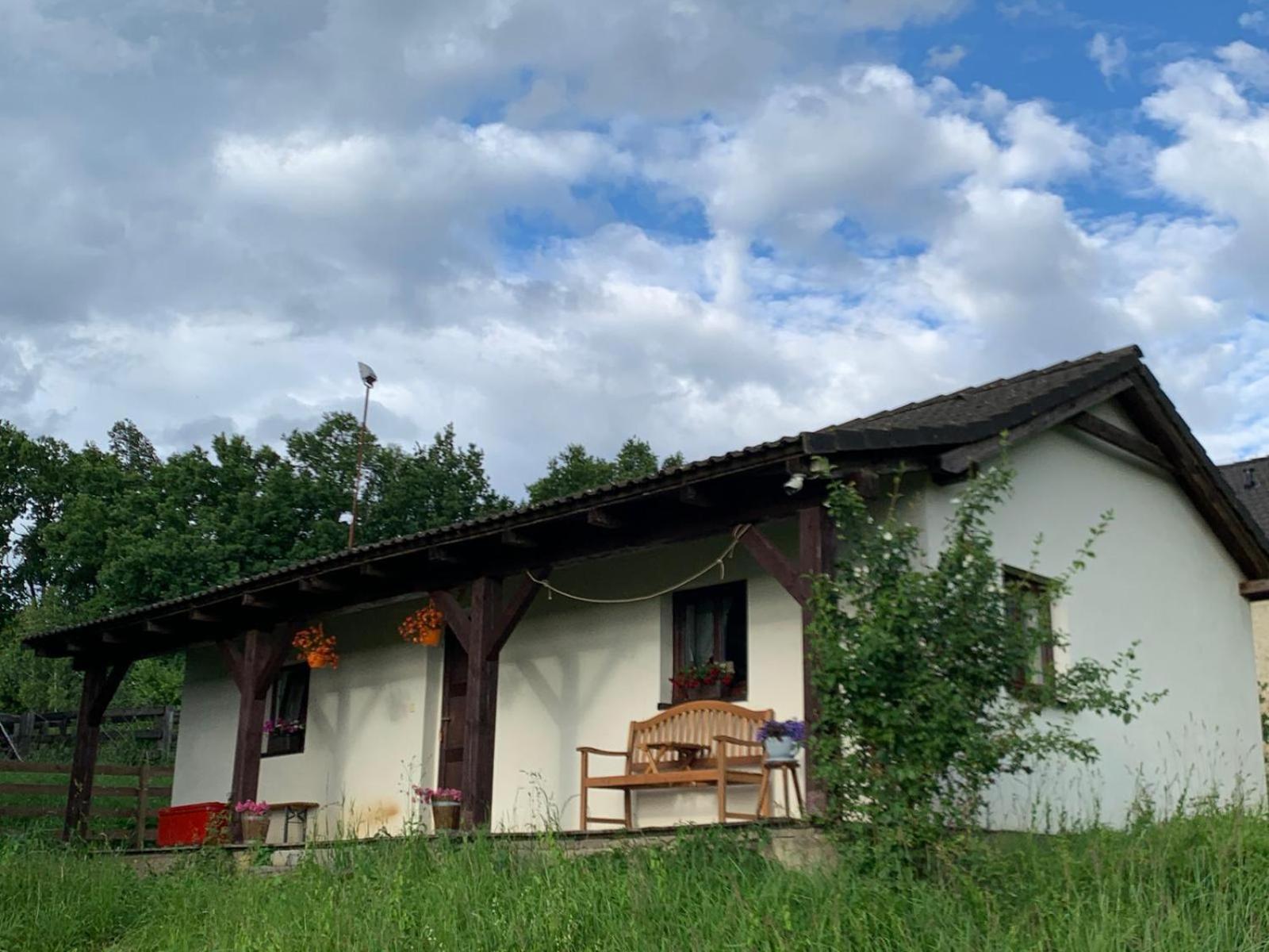 Penzion Felden Jablonne v Podjestedi Luaran gambar